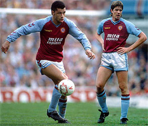 Paul McGrath og Kent Nielsen